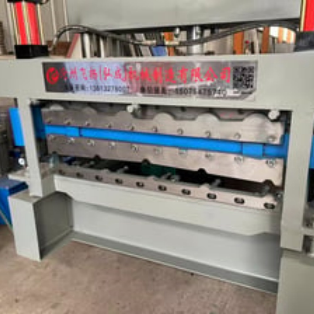 Roof tile making machine